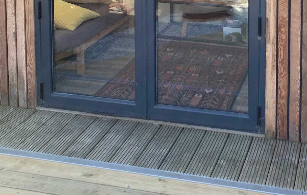 Aluminium French door threshold